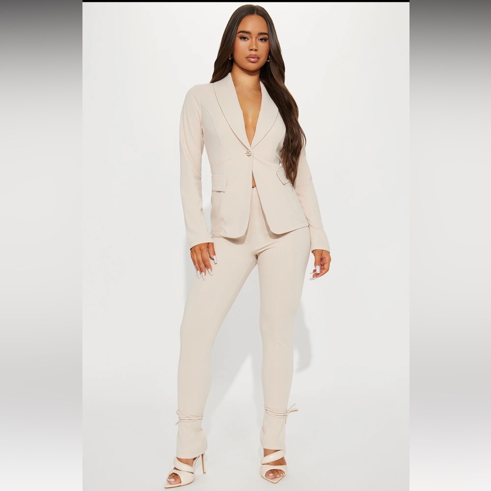 Head Of The Table Pant Suit - Taupe